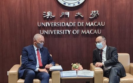 Ministro Rui Figueiredo Soares visita Universidade de Macau e encontra-se com estudantes cabo-verdianos