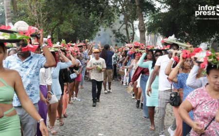 São João Baptista/Brava: Público sai do festival de música directo para o tradicional cortejo ao “mastro”