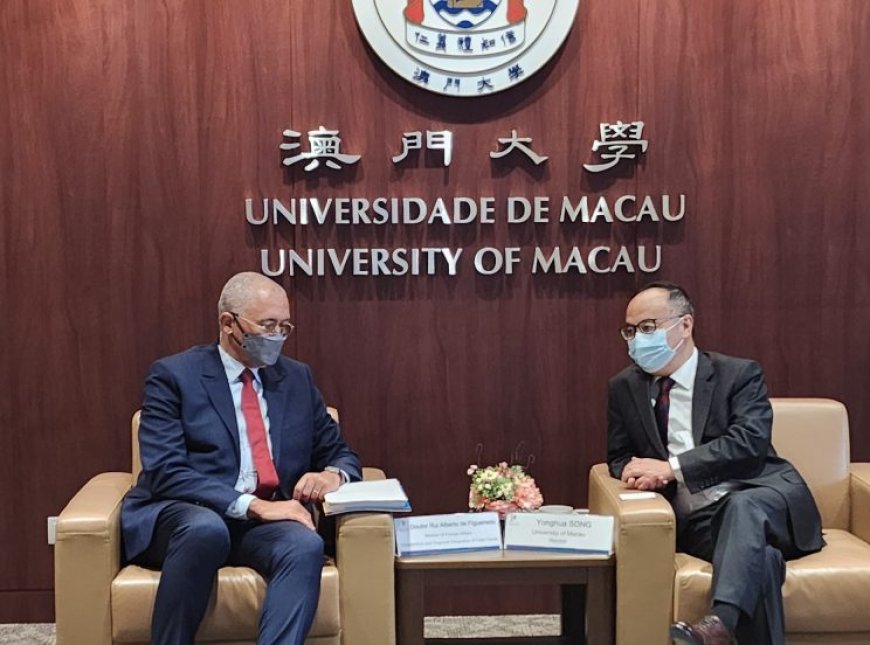 Ministro Rui Figueiredo Soares visita Universidade de Macau e encontra-se com estudantes cabo-verdianos