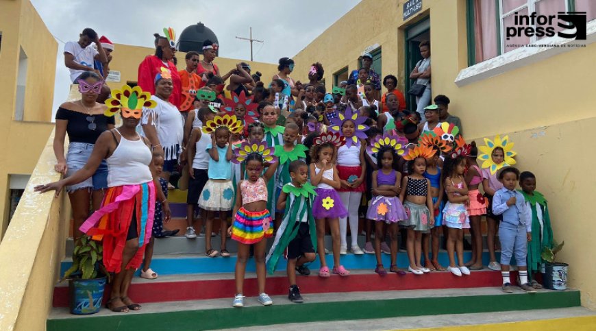 Brava/Carnaval: Escola Básica da Furna sensibiliza público sobre a “sustentabilidade ambiental” no seu desfile