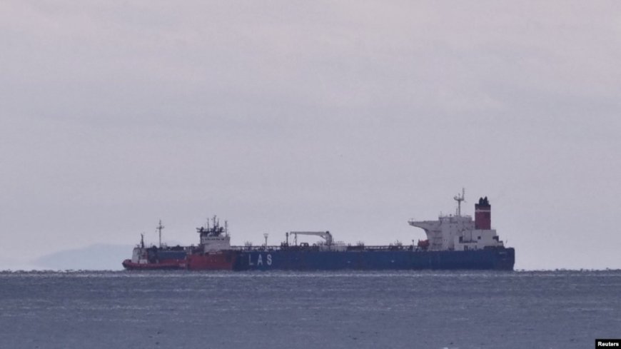 Ukraine: Russian oil transferred between ships in Cape Verdean waters