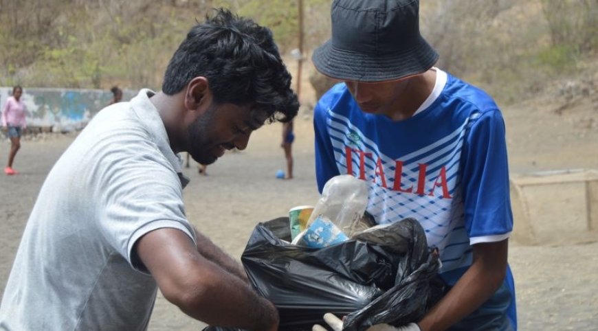 Brava: Biflores brings together local associations and the community in a cleanup action on the only sandy beach on the island