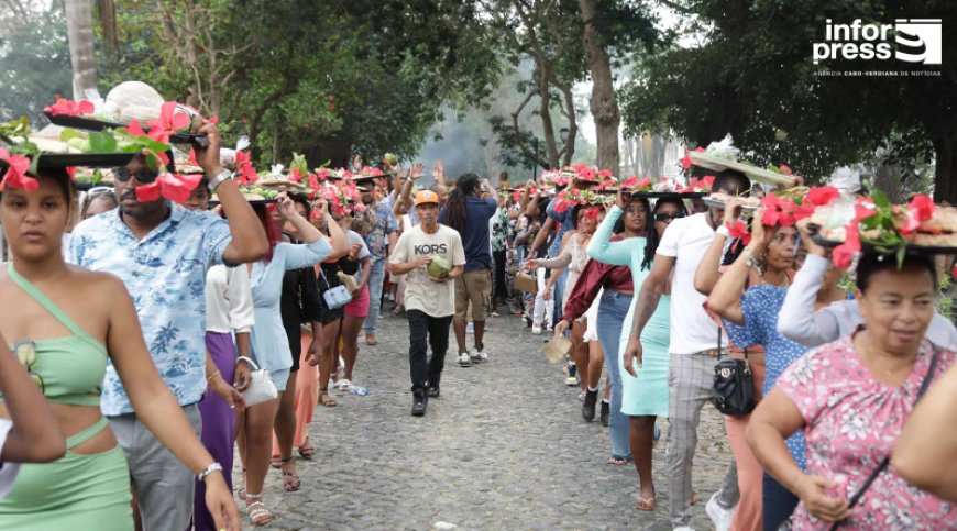 São João Baptista/Brava: Público sai do festival de música directo para o tradicional cortejo ao “mastro”