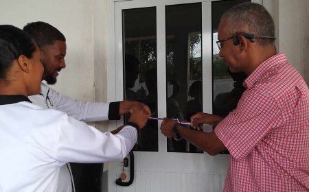 President of the Municipal Chamber of Brava participates in the opening of the MARAVILHA DO SABOR Cafeteria