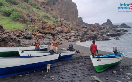 Praia de Portete is the right refuge for fishermen from Lomba Tantum despite poor shelter conditions