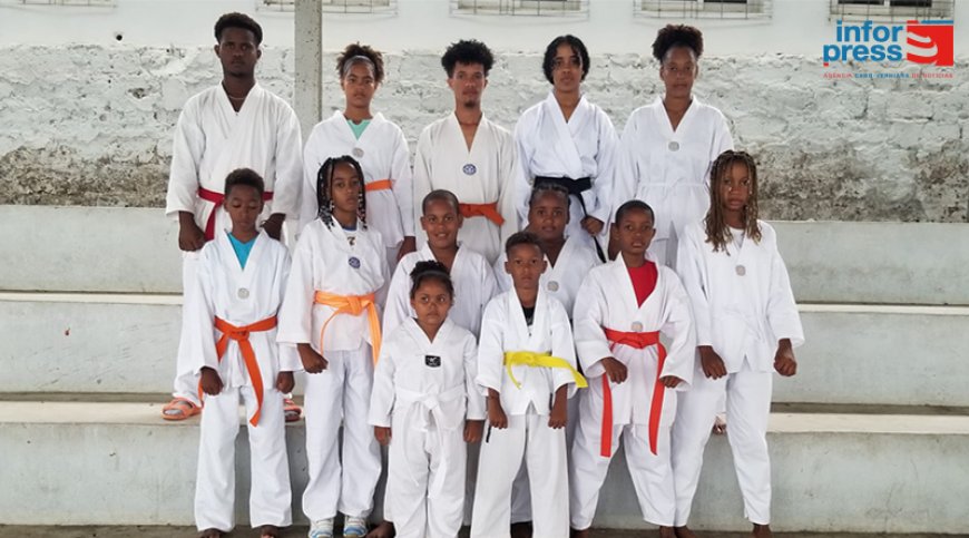 Ilha Brava receives martial arts demonstration from the Fogo em Chama group and contacts to implement karate