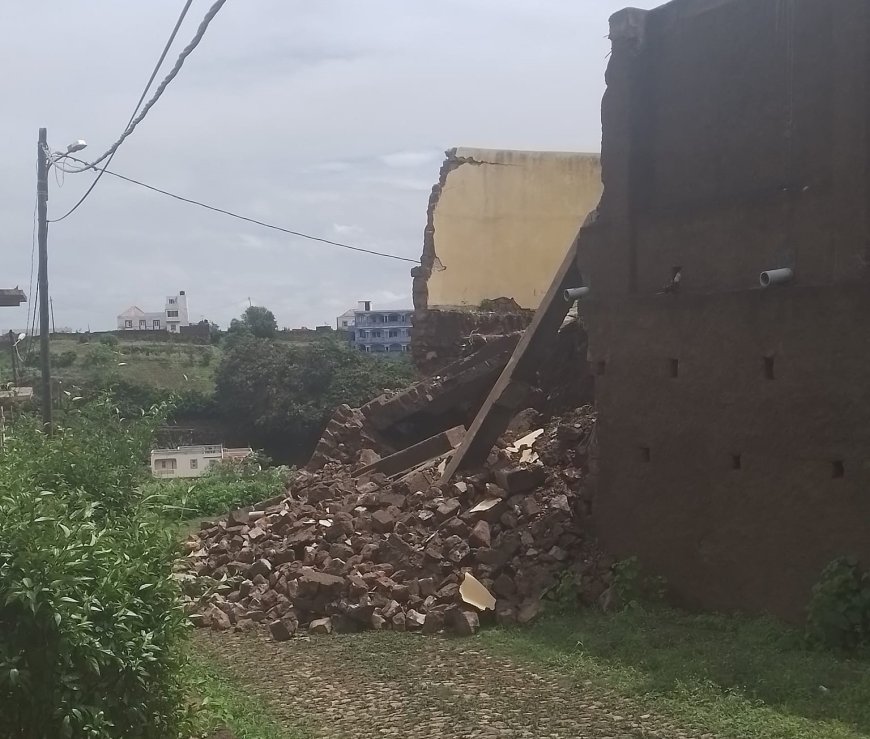 Estádio Aquiles de Oliveira sofre desabamento na estrutura externa, mas preparativos para provas regionais continuam