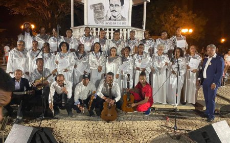 Grupo Orfeão Bravense takes to the streets of Nova Sintra today in a serenade in celebration of National Culture Day