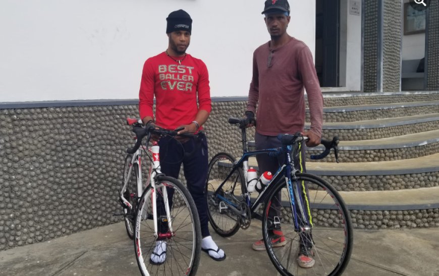 Câmara Municipal da Brava apoia jovem ciclista Vando com entrega de bicicleta para treinos e competições