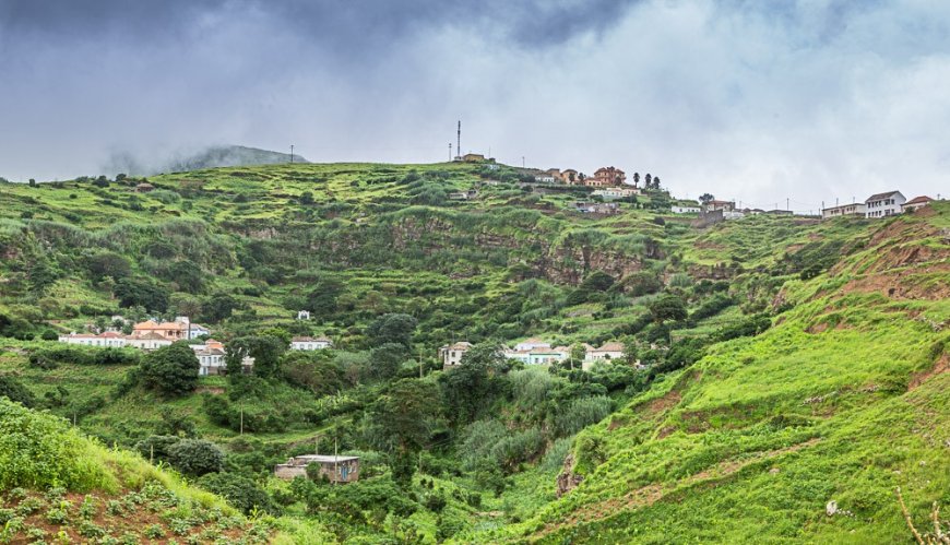 Residents of Ilha da Brava experience continuous earthquakes and some even consider leaving the island