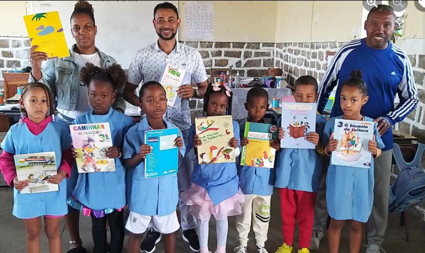 Brava City Council delivered 820 books to all schools in the Brava Municipality.