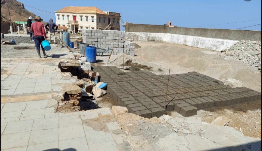 Obras de reconstrução da Igreja Católica de Nossa Senhora do Monte iniciadas com apoio de emigrantes bravenses.