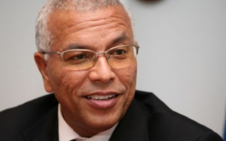 Leilão do INPS. Ex-governador do BCV fala de hipocrisia de JMN sobre autonomia do banco central e manda indirectas a João Serra