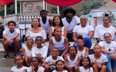 Dance and theater group Remember Tempo prepares its first performance on the island