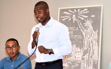 Amandio Brito se pronuncia para emigrantes bravenses em Pawtucket com foco na unidade e inclusão
