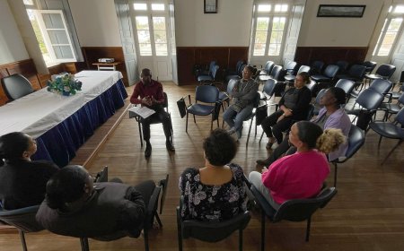 Presidente da Câmara da Brava Reúne-se com Colaboradores para Melhorar Condições de Trabalho