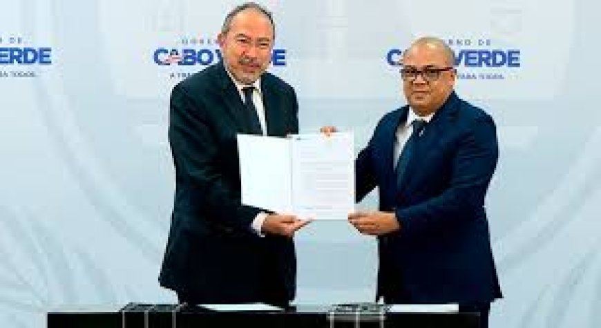 UNESCO hands Cape Verde certificates on historical records of slavery