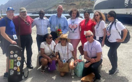 Mayor de Pawtucket, Donald Grebien, obrigado a viajar no barco da Guarda Costeira colocada na Brava para emergencia medica, no regresso de visita a ilha Brava
