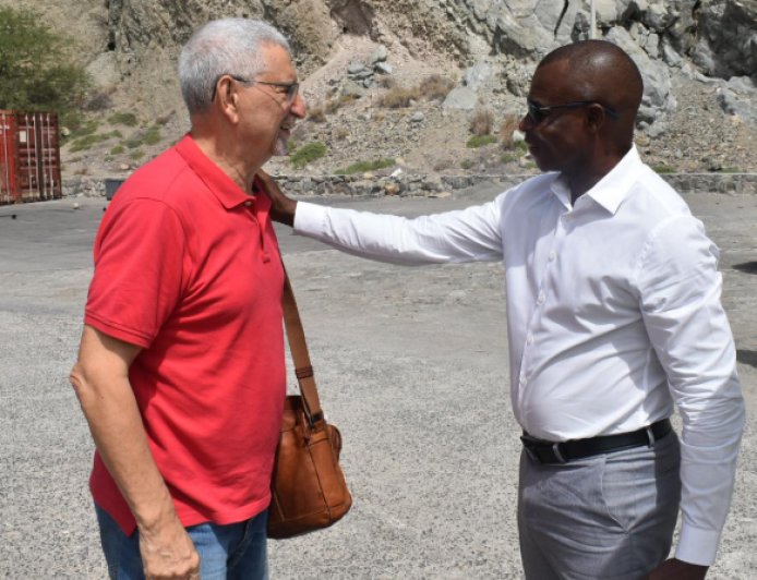 Former President Jorge Carlos Fonseca visits Ilha Brava and on the agenda talks about poetry, books and reading