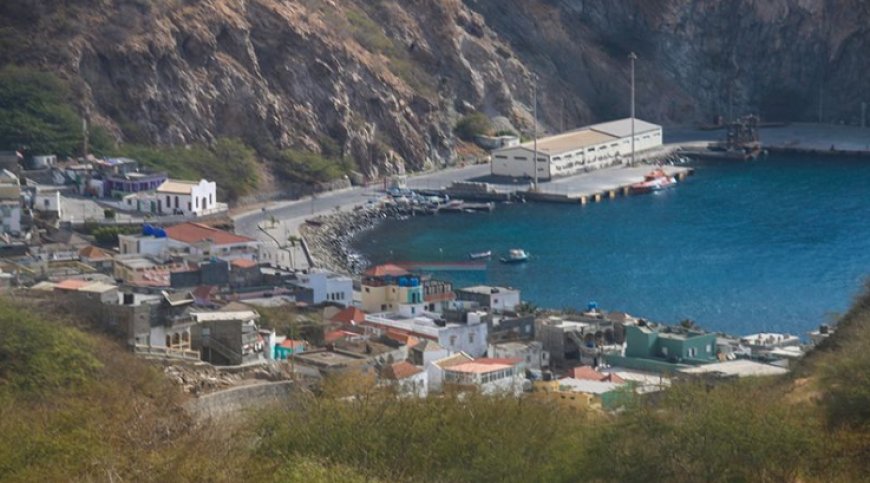 Governo autoriza aquisição de navio para reforçar ligação marítima Brava e Fogo