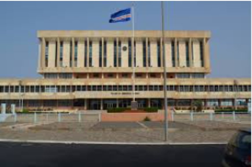 Reintegration allowance for politicians in Cape Verde: illegal? No. Immoral? Maybe.