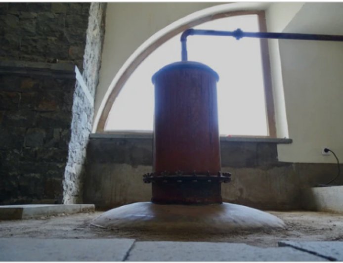 Wood-fire distillation keeps alive the ancestral tradition in the production of JBEY sugarcane brandy.