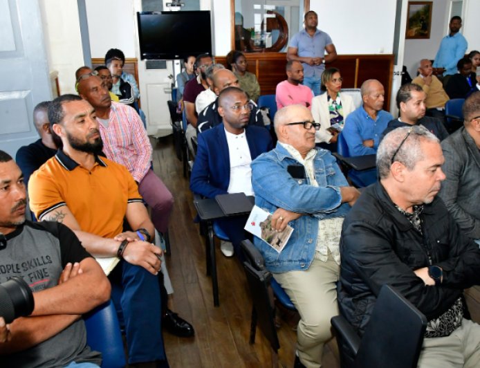 Primeiro-Ministro encerra visita à Brava com encontro positivo com empresários e anuncia criação de estrutura de missão