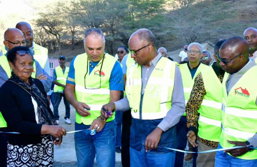 Primeiro-Ministro inaugura central de britagem na ilha Brava e destaca aposta no investimento privado