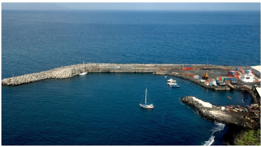 Fogo: Agitação marítima impede atracação do navio Kriola no porto de Vale dos Cavaleiros