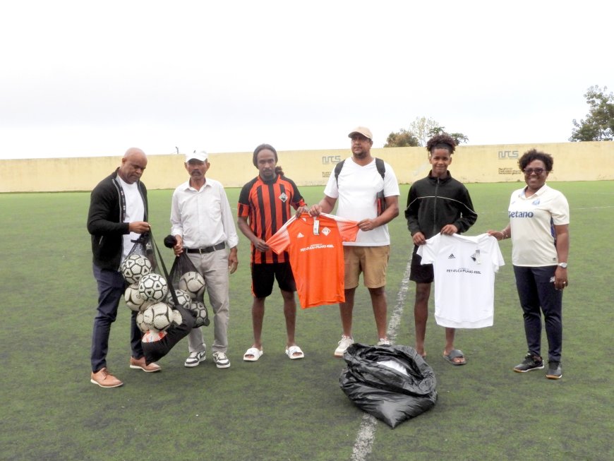 Brava Regional Football Association thanks Académica for donation