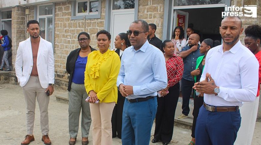 Brava: Minister Amadeu Cruz visits the island to assess the education sector.