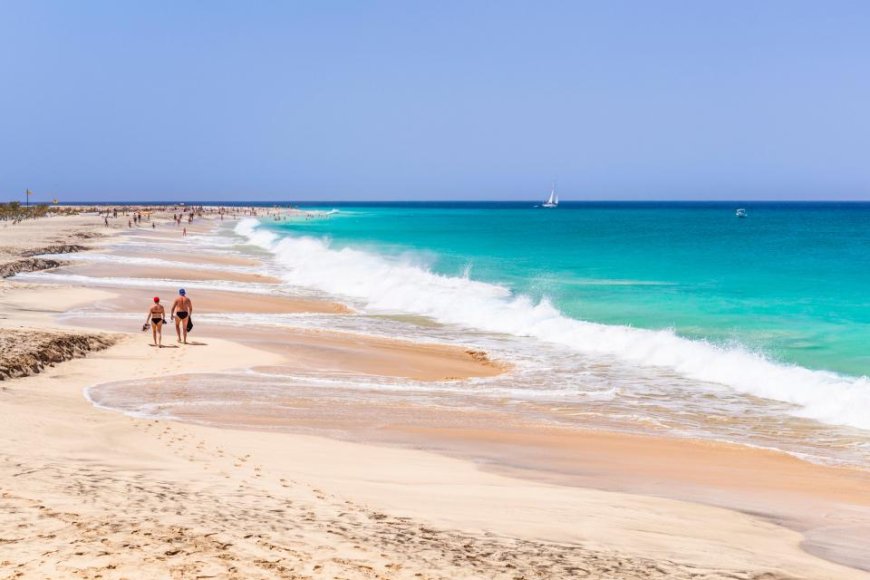 Mais de 2.000 turistas avançam com ação judicial após surtos graves de infeções em Cabo Verde