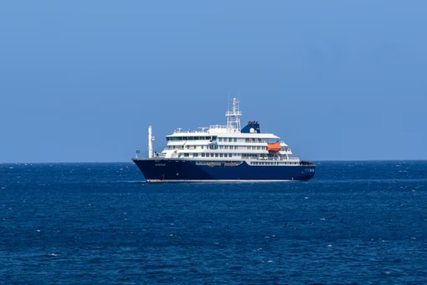 Navio de cruzeiro com surto suspeito de hantavírus está ancorado ao largo de Cabo Verde após três mortes