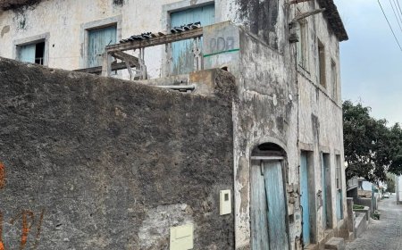 De visita à Brava, António Varela lança um apelo sobre casas abandonadas em paradoxo com a crise de habitação