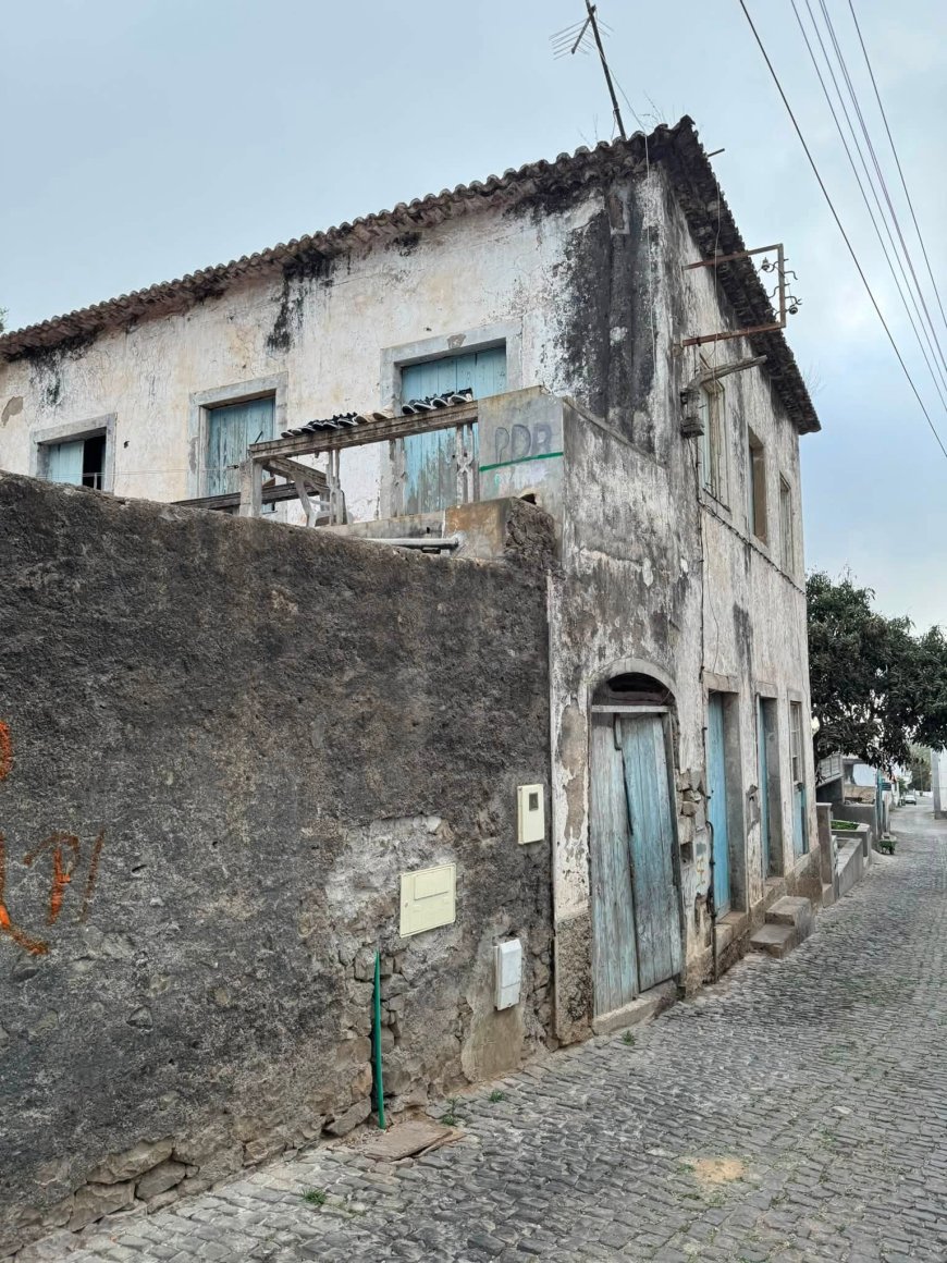 De visita à Brava, António Varela lança um apelo sobre casas abandonadas em paradoxo com a crise de habitação