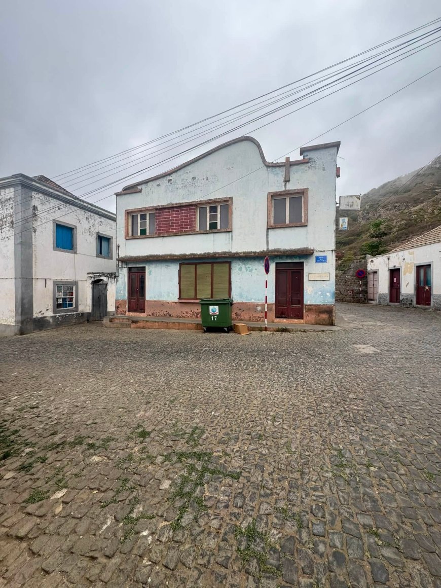 Between the Crisis of Abandoned Property on Brava and Social Emergency, Political Inaction, and Respect for the Law