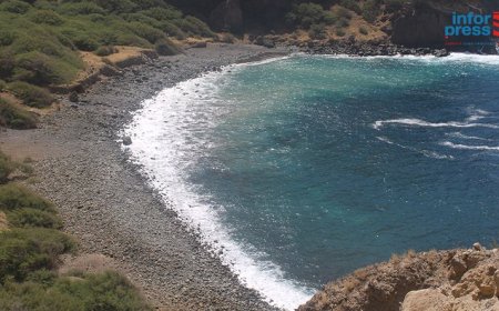Residents of Fajã de Água Concerned About Excessive Trash on Portete Beach