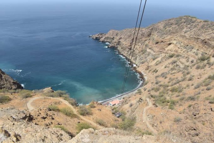 Lomba Tantum Cable Car Breaks Down Again, Leaving Fishermen and Fish Sellers in Despair