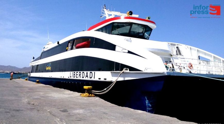Navio Liberdade sofre nova avaria e deixa passageiros com destino ao Fogo e Brava sem viagem definida
