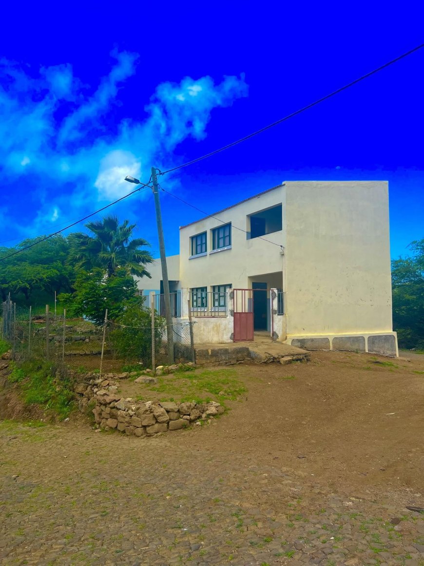 Brava: Alegações de favoritismo e possível nepotismo levantam dúvidas sobre nomeação de professora na Escola de Palhal
